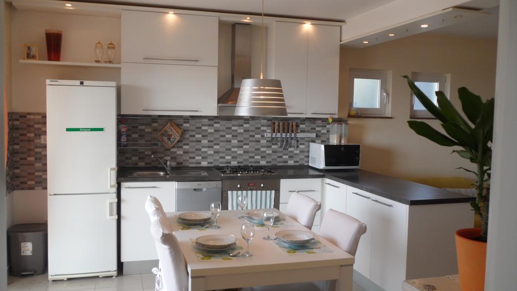 Apartment Sanja Примоштен Экстерьер фото